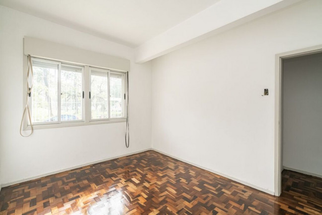 Imagem Imóvel com 1 Quarto à Venda, 48 m² em Passo Da Areia - Porto Alegre Imagem Imóvel com 1 Quarto à Venda, 48 m² em Passo Da Areia - Porto Alegre