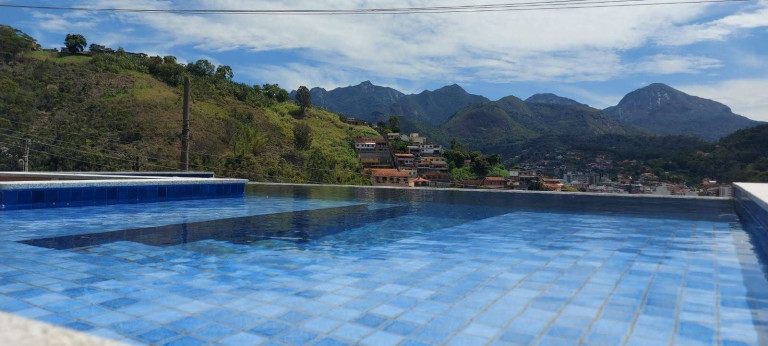 Imagem Casa com 4 Quartos à Venda, 382 m² em Parque São Luiz - Teresópolis