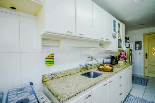 Imagem Cobertura com 3 Quartos à Venda, 210 m² em Menino Deus - Porto Alegre