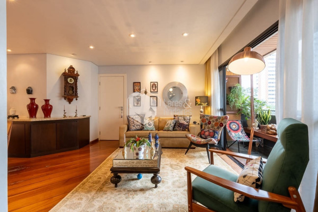 Imagem Apartamento com 4 Quartos à Venda, 141 m² em Moema - São Paulo