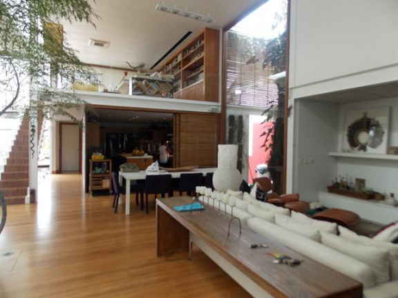 Imagem Casa com 3 Quartos à Venda, 750 m² em Chácara Flora - São Paulo