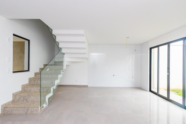 Imagem Sobrado com 3 Quartos à Venda, 122 m² em Pilarzinho - Curitiba