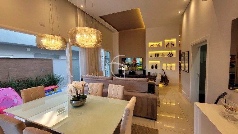 Imagem Casa com 3 Quartos à Venda, 427 m² em Anita Garibaldi - Joinville Imagem Casa com 3 Quartos à Venda, 427 m² em Anita Garibaldi - Joinville