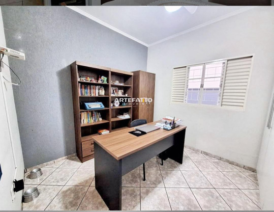 Imagem Casa com 2 Quartos à Venda, 210 m²