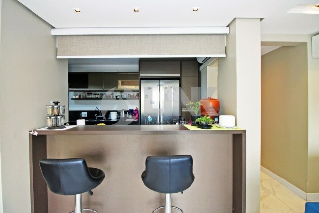 Imagem Apartamento com 3 Quartos à Venda, 288 m² em Menino Deus - Porto Alegre Imagem Apartamento com 3 Quartos à Venda, 288 m² em Menino Deus - Porto Alegre