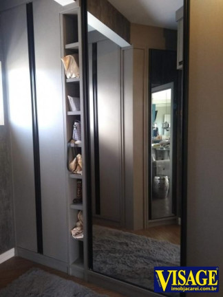 Imagem Casa com 4 Quartos à Venda, em Jd. Coleginho - Jacareí Imagem Casa com 4 Quartos à Venda, em Jd. Coleginho - Jacareí