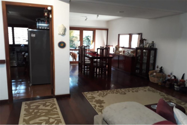 Imagem Casa com 4 Quartos à Venda,  em Teresópolis - Porto Alegre