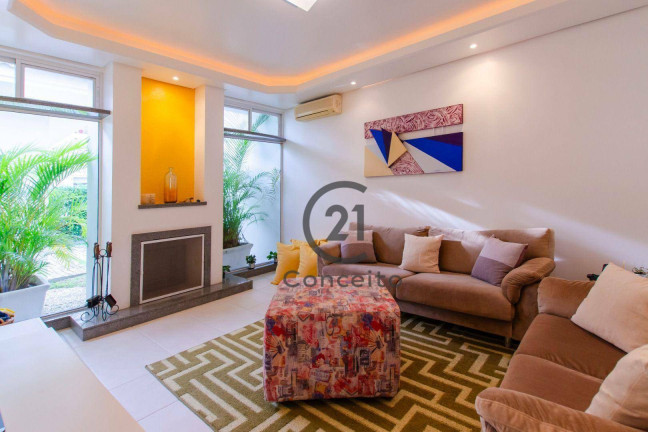 Imagem Casa com 4 Quartos à Venda, 343 m² em Cacupé - Florianópolis Imagem Casa com 4 Quartos à Venda, 343 m² em Cacupé - Florianópolis