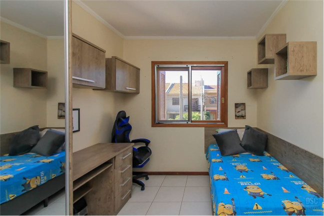 Imagem Casa com 3 Quartos à Venda, em Hípica - Porto Alegre Imagem Casa com 3 Quartos à Venda, em Hípica - Porto Alegre