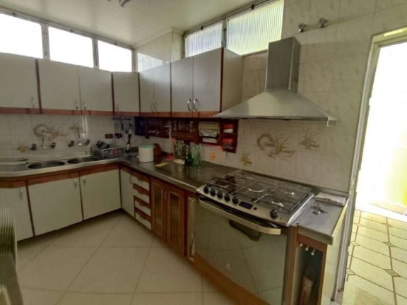 Imagem Casa com 3 Quartos à Venda, 232 m² em Bela Aliança - São Paulo Imagem Casa com 3 Quartos à Venda, 232 m² em Bela Aliança - São Paulo