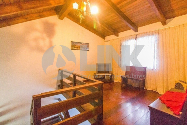 Imagem Casa com 3 Quartos à Venda, 218 m² em Ipanema - Porto Alegre