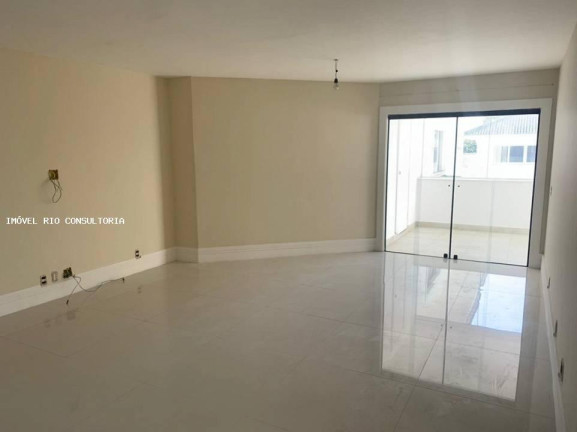 Imagem Casa com 5 Quartos à Venda, 1.600 m² em Rio De Janeiro Imagem Casa com 5 Quartos à Venda, 1.600 m² em Rio De Janeiro