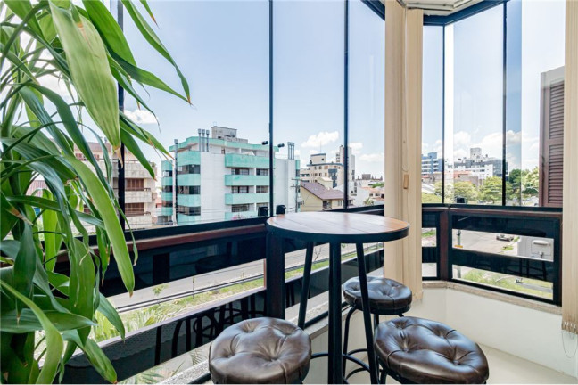 Imagem Imóvel com 2 Quartos à Venda, em Jardim Itu - Porto Alegre Imagem Imóvel com 2 Quartos à Venda, em Jardim Itu - Porto Alegre