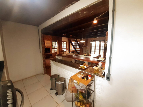 Imagem Casa com 4 Quartos à Venda, em Campeche - Florianópolis Imagem Casa com 4 Quartos à Venda, em Campeche - Florianópolis
