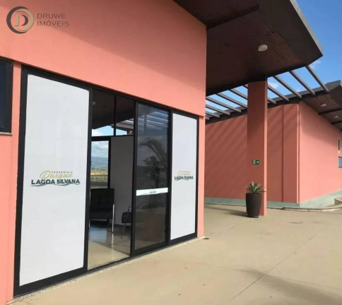 Imagem Casa com 4 Quartos à Venda, 300 m²