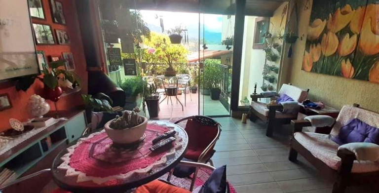 Casa de Condomínio com 4 Quartos à Venda, 200 m² em Vargem Grande - Teresópolis