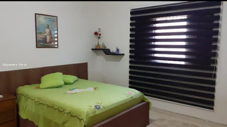 Imagem Casa com 3 Quartos à Venda, 100 m² em Jardim Britânia - Caraguatatuba