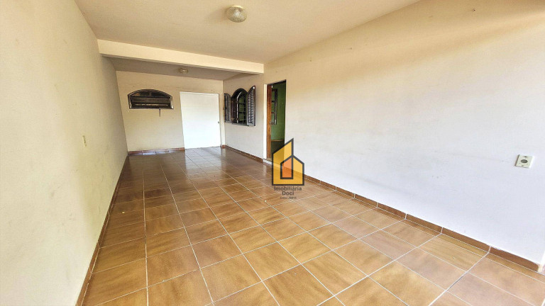 Imagem Sobrado com 2 Quartos para Alugar, 267 m² em Estação - Araucária Imagem Sobrado com 2 Quartos para Alugar, 267 m² em Estação - Araucária