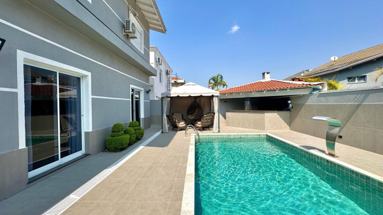 Imagem Casa com 4 Quartos à Venda, 360 m² em Santana De Parnaíba
