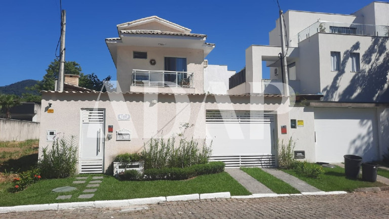 Imagem Casa com 4 Quartos à Venda, 212 m² em Vargem Grande - Rio De Janeiro Imagem Casa com 4 Quartos à Venda, 212 m² em Vargem Grande - Rio De Janeiro