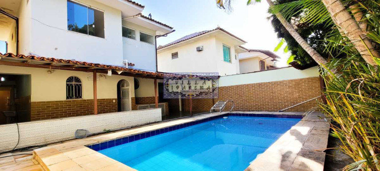 Imagem Imóvel com 4 Quartos à Venda, 360 m² em Freguesia (jacarepaguá) - Rio De Janeiro Imagem Imóvel com 4 Quartos à Venda, 360 m² em Freguesia (jacarepaguá) - Rio De Janeiro