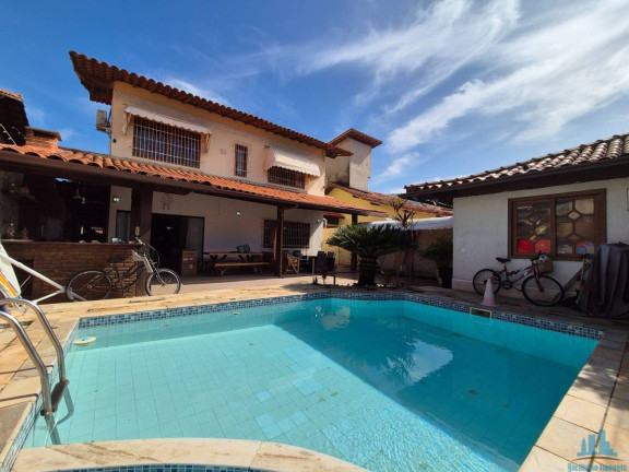 Casa com 4 Quartos à Venda, 320 m² em Piratininga - Niterói