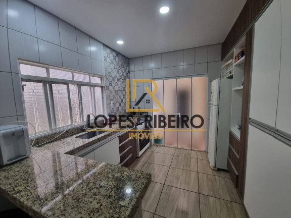 Casa com 2 Quartos à Venda, 250 m² em Vila Dos Lavradores - Botucatu