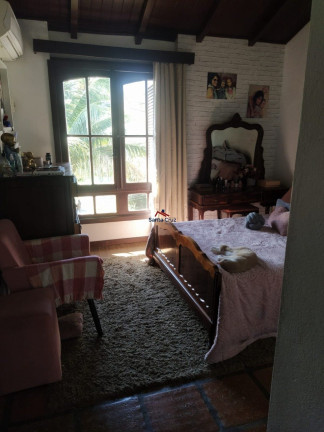 Imagem Imóvel com 13 Quartos à Venda, 312 m² em Canasvieiras - Florianópolis Imagem Imóvel com 13 Quartos à Venda, 312 m² em Canasvieiras - Florianópolis