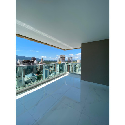 Apartamento com 3 Quartos à Venda, 160 m² em Meia Praia - Itapema