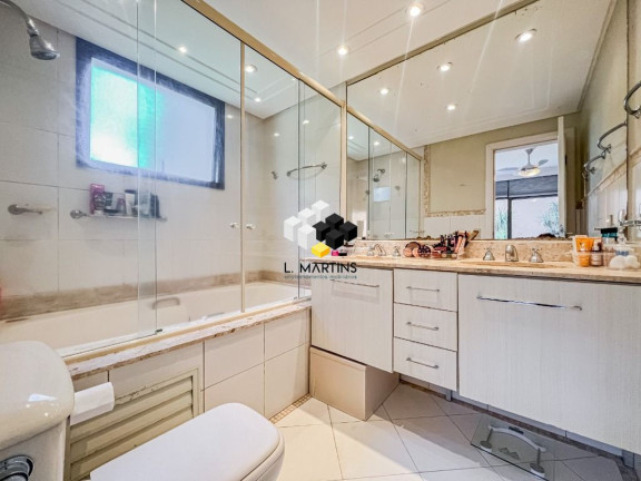 Imagem Apartamento com 3 Quartos à Venda, 243 m² em Rio Branco - Porto Alegre Imagem Apartamento com 3 Quartos à Venda, 243 m² em Rio Branco - Porto Alegre