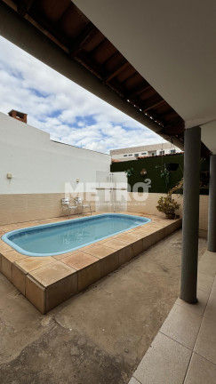 Imagem Casa com 3 Quartos para Alugar, 140 m² em Km 2 - Petrolina