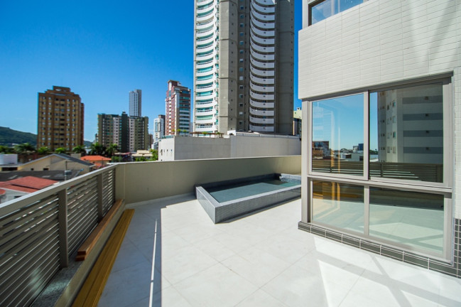 Imagem Apartamento com 3 Quartos à Venda, 239 m² Imagem Apartamento com 3 Quartos à Venda, 239 m²