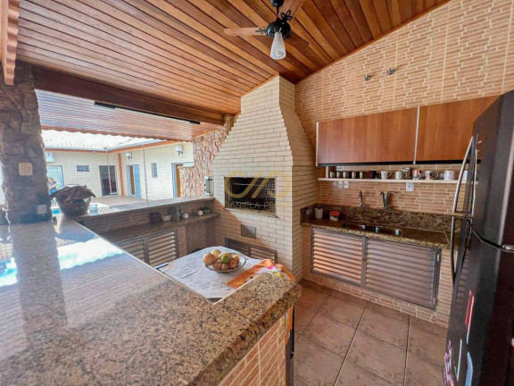 Imagem Casa com 5 Quartos à Venda, 720 m² em Canto Do Forte - Praia Grande Imagem Casa com 5 Quartos à Venda, 720 m² em Canto Do Forte - Praia Grande