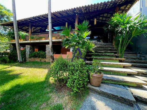 Imagem Casa com 3 Quartos à Venda, 350 m² em Fradinhos - Vitória Imagem Casa com 3 Quartos à Venda, 350 m² em Fradinhos - Vitória