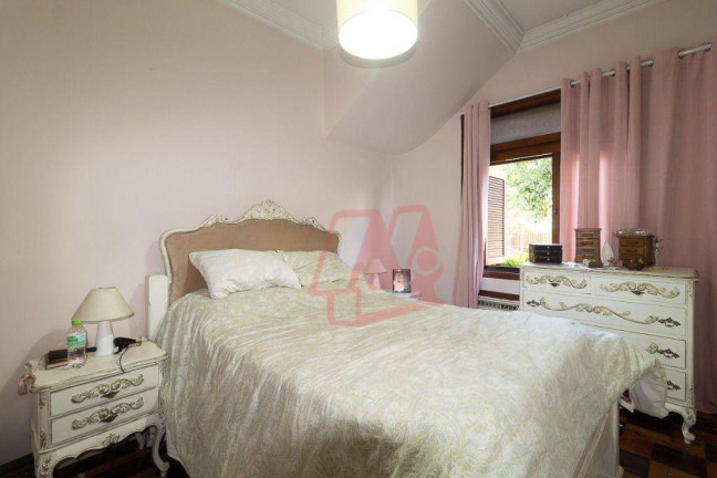 Imagem Casa com 3 Quartos à Venda, 272 m² em Santa Cecília - Porto Alegre Imagem Casa com 3 Quartos à Venda, 272 m² em Santa Cecília - Porto Alegre