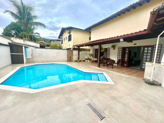 Casa com 4 Quartos à Venda, 300 m² em Canto Do Forte - Praia Grande