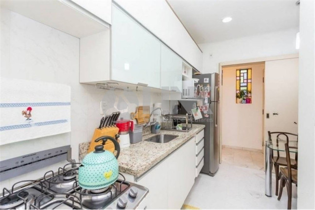 Imagem Imóvel com 4 Quartos à Venda, 153 m² em Moinhos De Vento - Porto Alegre Imagem Imóvel com 4 Quartos à Venda, 153 m² em Moinhos De Vento - Porto Alegre