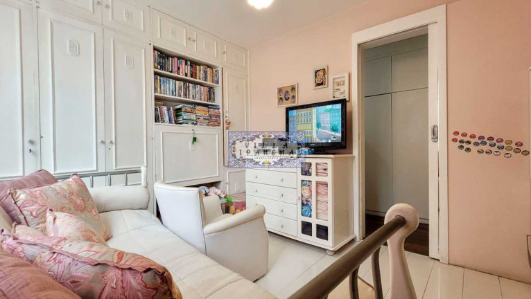 Imagem Apartamento com 4 Quartos à Venda, 235 m² em Lagoa - Rio De Janeiro Imagem Apartamento com 4 Quartos à Venda, 235 m² em Lagoa - Rio De Janeiro