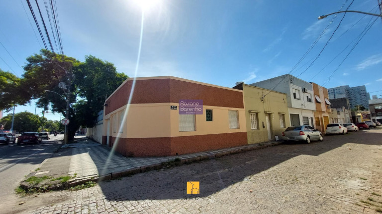 Casa com 2 Quartos para Alugar, 60 m² em Centro - Rio Grande