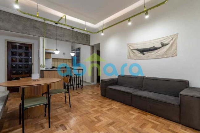 Imagem Apartamento com 2 Quartos à Venda, 70 m² em Copacabana - Rio De Janeiro