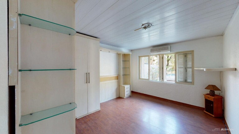 Imagem Imóvel com 2 Quartos à Venda, em Passo Da Areia - Porto Alegre Imagem Imóvel com 2 Quartos à Venda, em Passo Da Areia - Porto Alegre