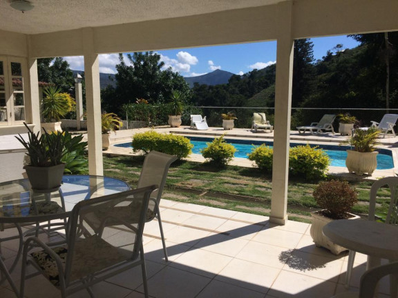 Imagem Casa com 6 Quartos à Venda, 450 m² em Nogueira - Petrópolis