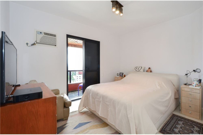 Imagem Apartamento com 4 Quartos à Venda, 241 m² em Vila Suzana - São Paulo