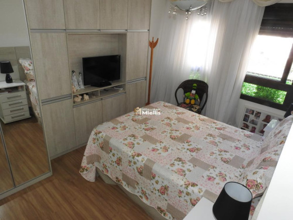 Imagem Imóvel com 2 Quartos à Venda, 82 m² em Menino Deus - Porto Alegre Imagem Imóvel com 2 Quartos à Venda, 82 m² em Menino Deus - Porto Alegre