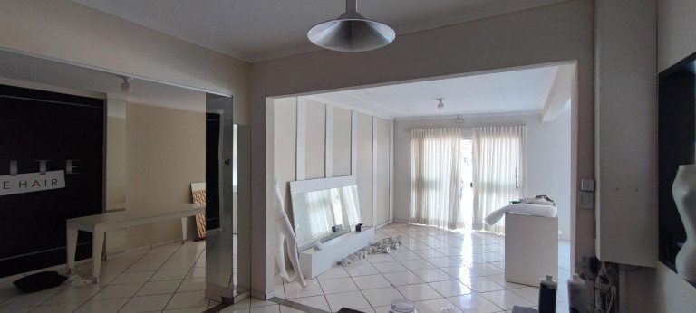 Imagem Imóvel com 8 Quartos à Venda, 180 m² em Vila Nossa Senhora Das Graças - Campo Grande Imagem Imóvel com 8 Quartos à Venda, 180 m² em Vila Nossa Senhora Das Graças - Campo Grande