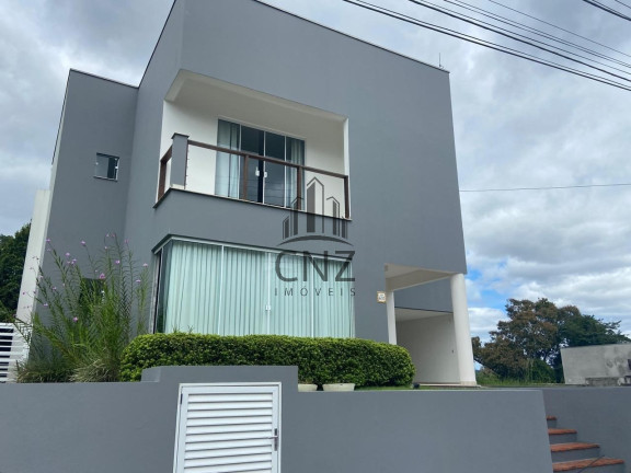 Imagem Casa com 3 Quartos à Venda, 240 m² em Primeiro De Maio - Brusque