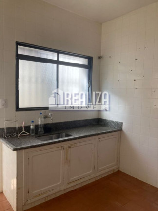 Imagem Casa com 3 Quartos à Venda, 300 m² em São Benedito - Uberaba Imagem Casa com 3 Quartos à Venda, 300 m² em São Benedito - Uberaba