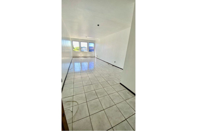 Sala Comercial à Venda, 38 m² em Moinhos De Vento - Porto Alegre