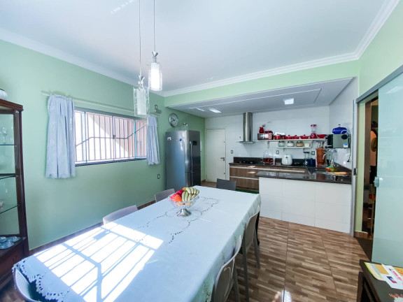 Imagem Sobrado com 3 Quartos à Venda, 214 m² em Centro - Caldas Novas