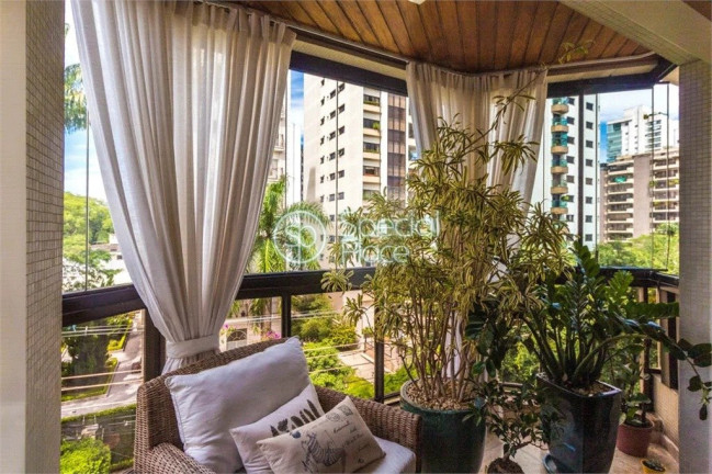 Imagem Apartamento com 4 Quartos à Venda, 240 m² em Moema - São Paulo
